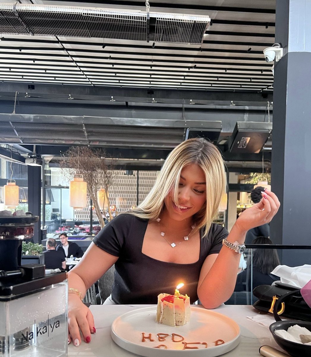 خانوم اِل tweet media