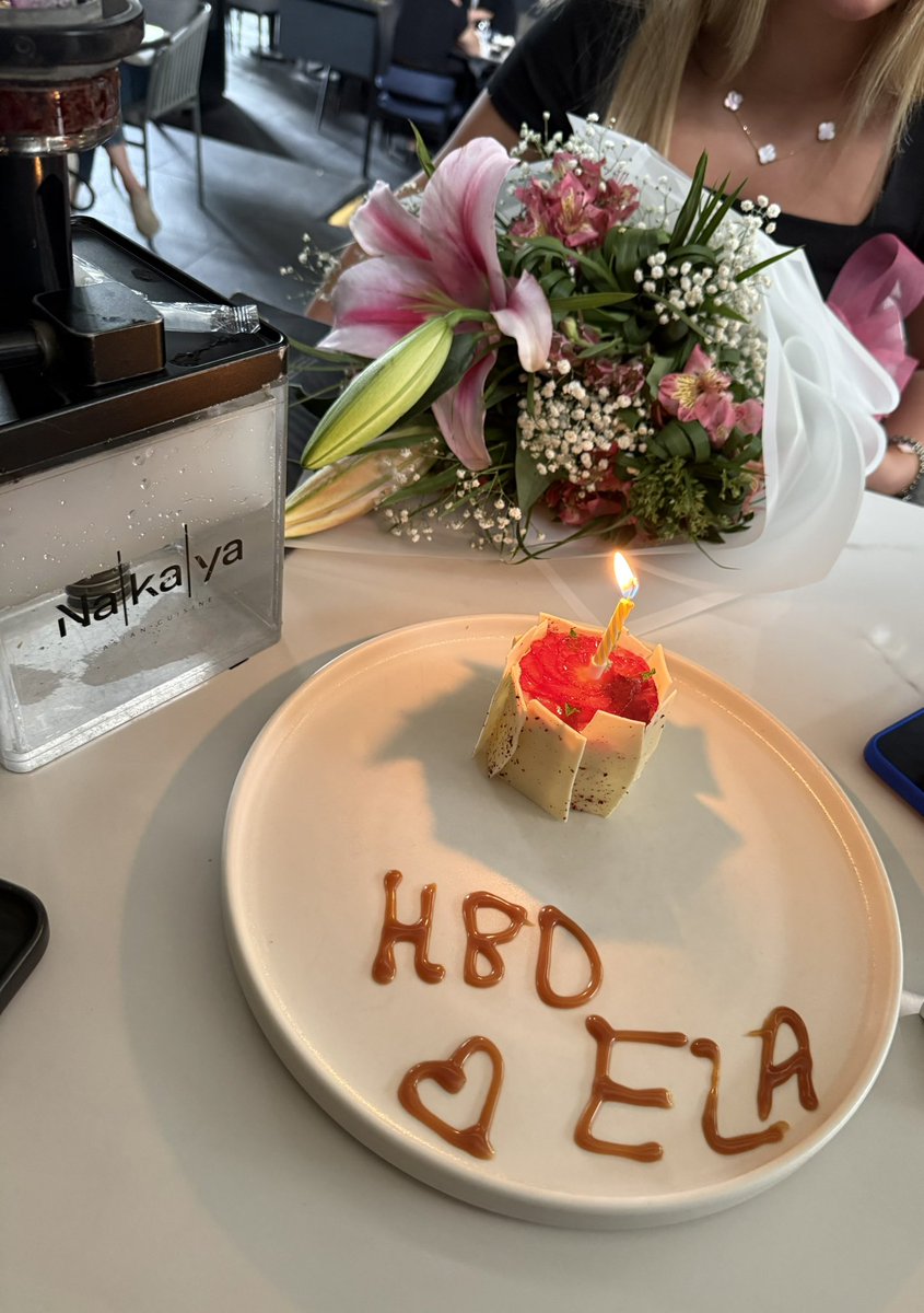 خانوم اِل tweet media