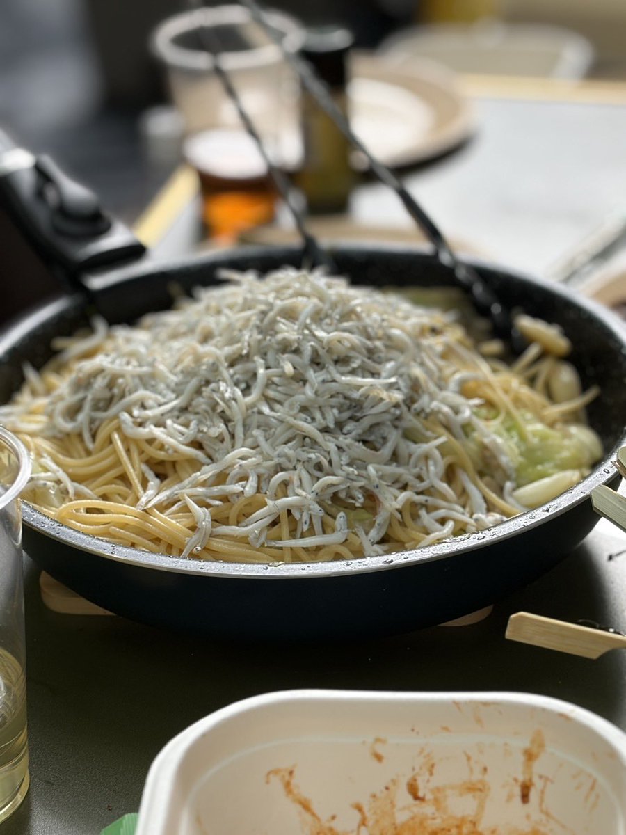 えもキャン 大成功でした！！

降水確率80%だった今日
めちゃくちゃ晴れて、
絶好のキャンプ日和になりました！

今回も沢山料理を作って
楽しんでもらって
料理あり笑いあり音楽あり焚き火ありの
最高の思い出がまた増えました！

残った食材はお土産で持ち帰り
してもらいました！

次回は秋かな〜