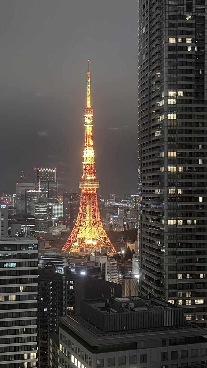 日本之行最大感悟：

随着智能体技术全面成熟，AI时代的核心博弈，注定只会是中美双雄对决。

老牌发达国家基本沦为旁观者，很难参与核心竞争。

我们自研、已达成PMF的营销智能体MagUp
现已携手日本头部广告营销企业达成深度合作，
即将全面落地日本本地化布局。

依托区块链底层技术加持，