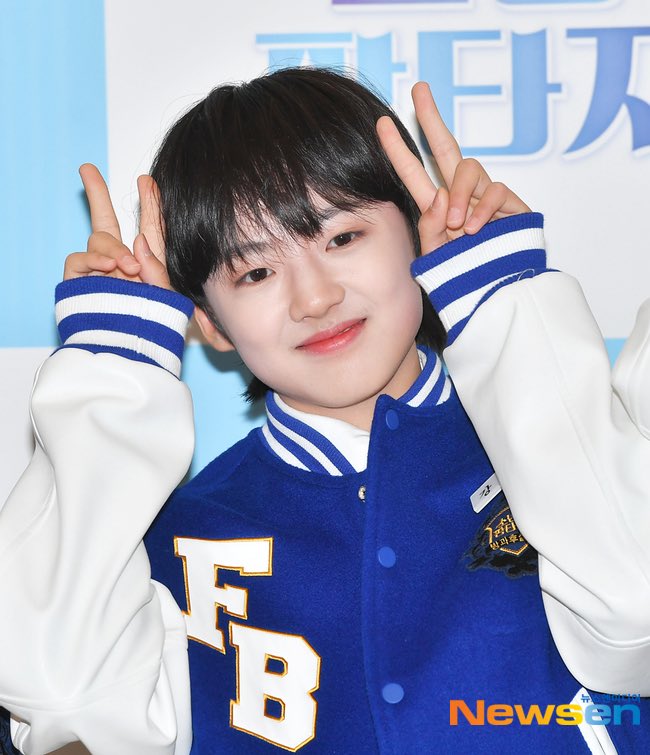 eheondeu3969's tweet photo. 2023 ➡️ 2026 💘 #강이랑 #MBKTrainee https://t.co/ICOdlwxVeE