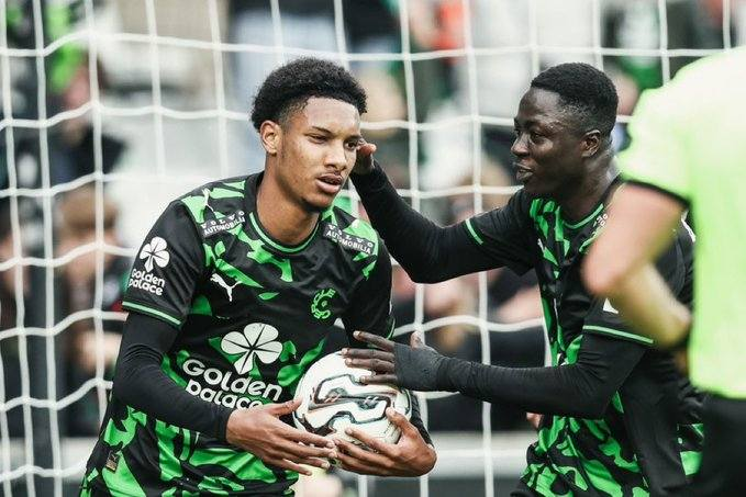 AlyumdrA's tweet photo. Edan #Diop, en prêt au Cercle Bruges, est en feu actuellement, avec 4 buts et 2 passes décisives sur les 7 derniers matchs !
Il a joué actuellement 34 matchs, pour 7 buts et 3 passes.
Vu l'état de nos finances, la saison prochain il risque d'avoir toutes ses chances avec nous !
Ses 7 derniers matchs :
St. Truiden ⚽️
RAAL La Louviere
Anderlecht ⚽️
Waregem ⚽️
RAAL La Louviere 👟
Dender ⚽️
Dender 👟