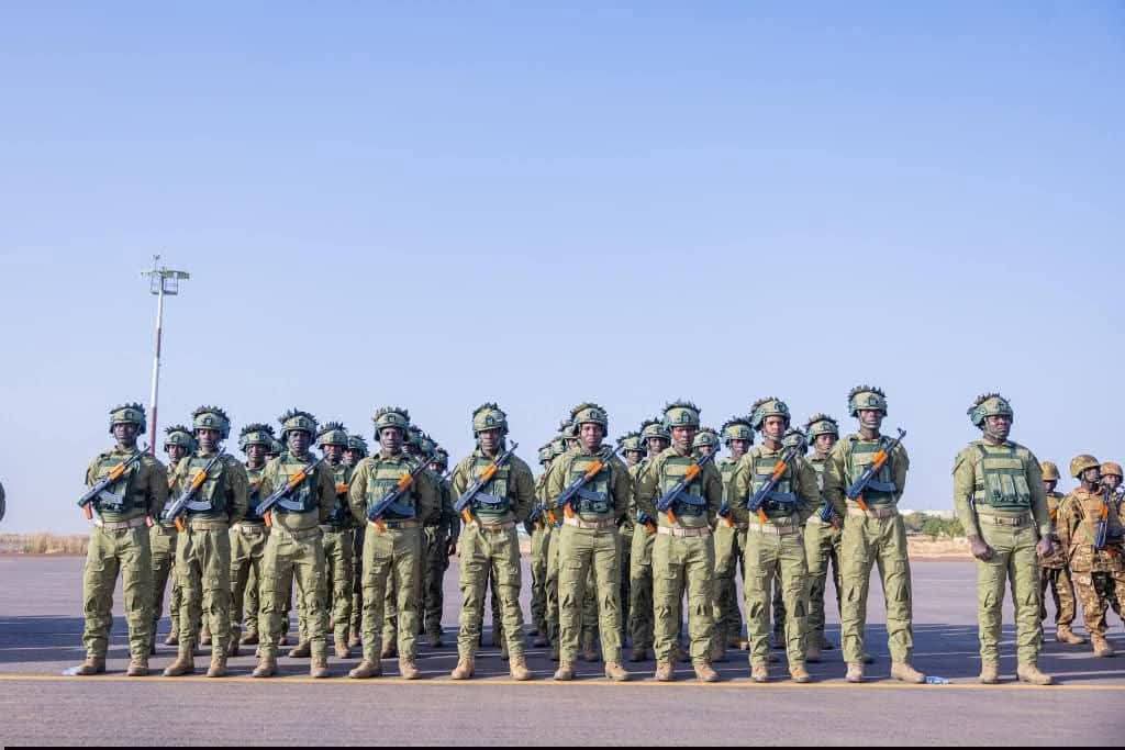 MaMon45051's tweet image. 🔴🔴🔴🇲🇱🇧🇫🇳🇪 #URGENT : La force unifiée de l'AES vient d'être déployé massivement à Kati. 
Les opérations se poursuivrent💥🔥🚀✊
@GoitaAssimi @CapitaineIb226 @NIGER_CNSP ✊✊✊