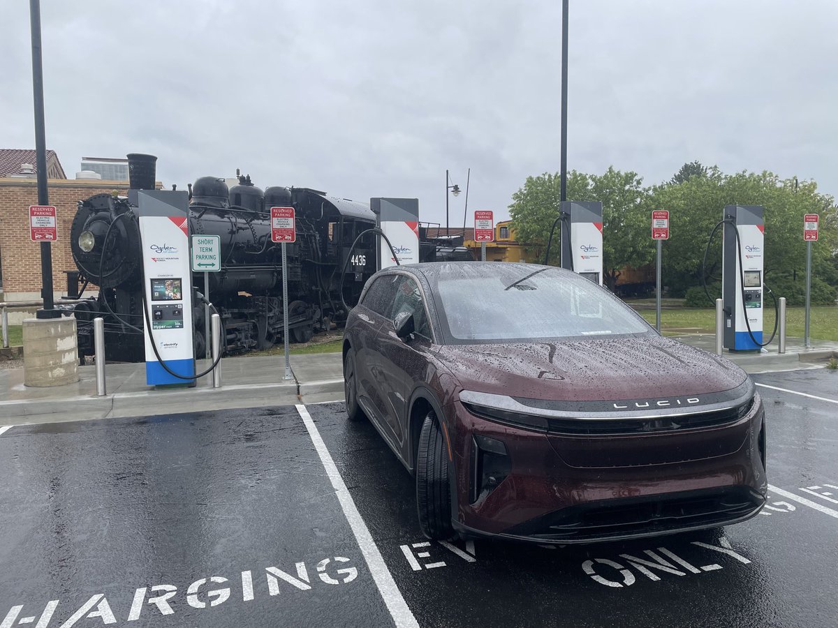 Adnillien tweet media