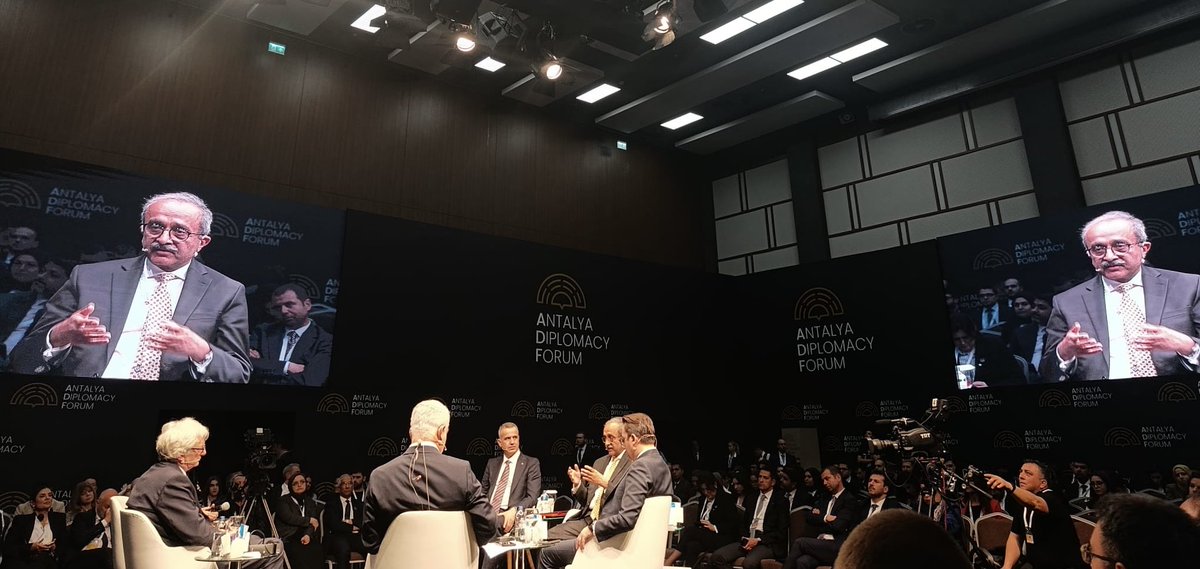 JamilBAhmad's tweet photo. At Antalya Diplomacy Forum-argued that strategic communication in Envt &amp; climate domains must evolve from focusing primarily on risks,to also highlight  solutions &amp; pathways forward-communicating opportunities associated with environment action. https://t.co/ZTze9df6lq