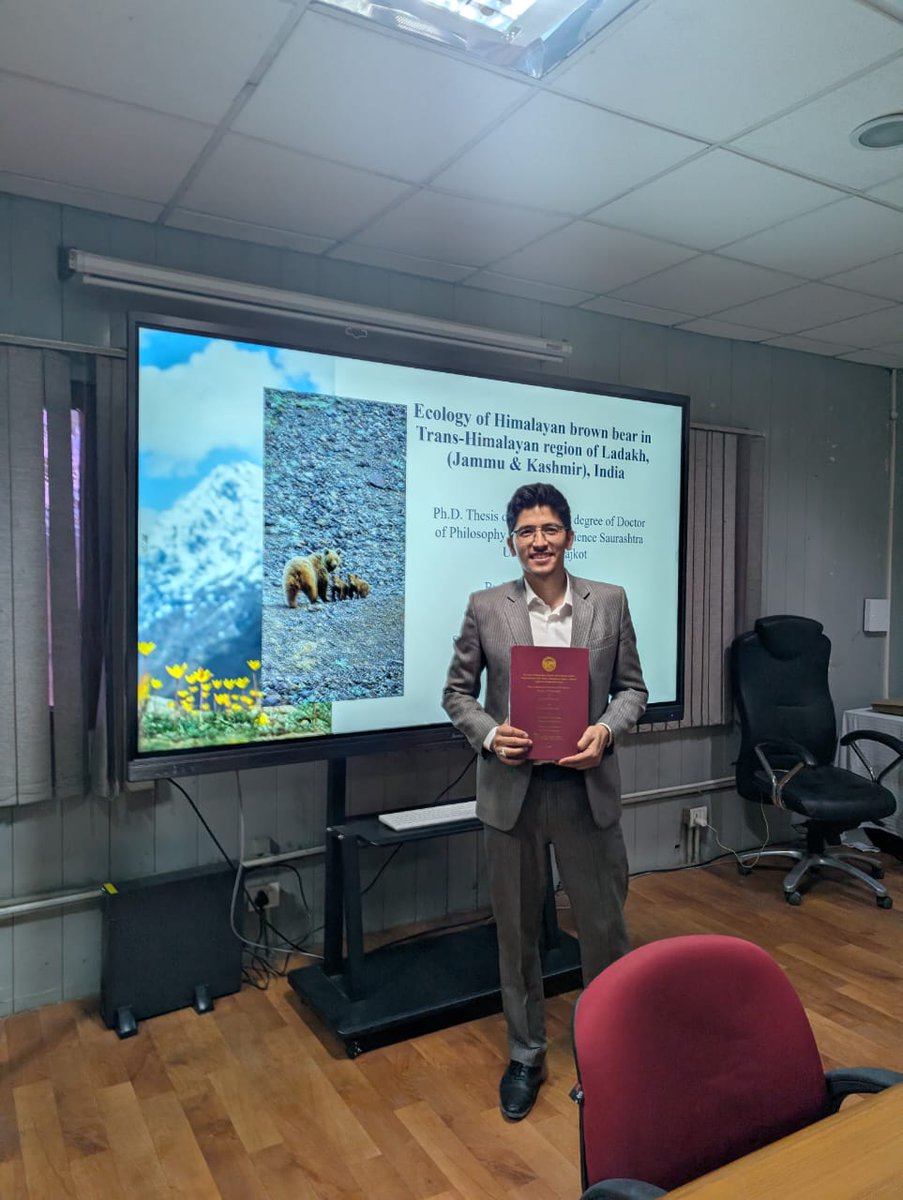 HassanainRocky's tweet photo. My Heartiest congratulations to Dr. Niazul H. Khan on successfully defending his PhD from the Wildlife Institute of India. His landmark research on the Himalayan Brown Bear in Ladakh is a major step forward for wildlife conservation in the #TransHimalayan region.
💐💐 https://t.co/ABHB6EVk4z