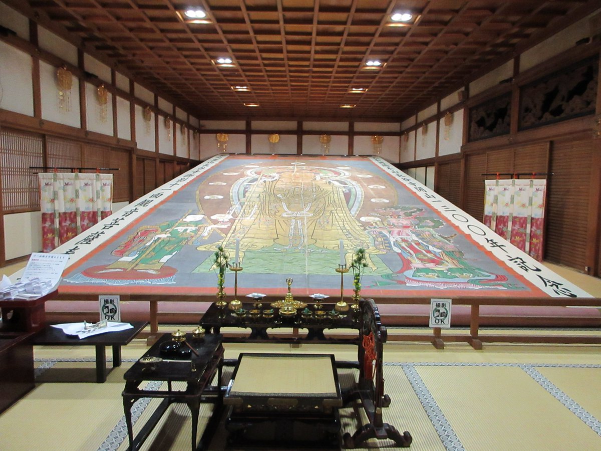 長谷寺 大講堂の特別拝観。16m超の大きな「長谷寺本尊御影大観音大画軸」。すごい迫力！
長谷寺縁起絵巻も展示されていて、行基の解説に「奈良駅にいる人」とあって笑ってしまった。