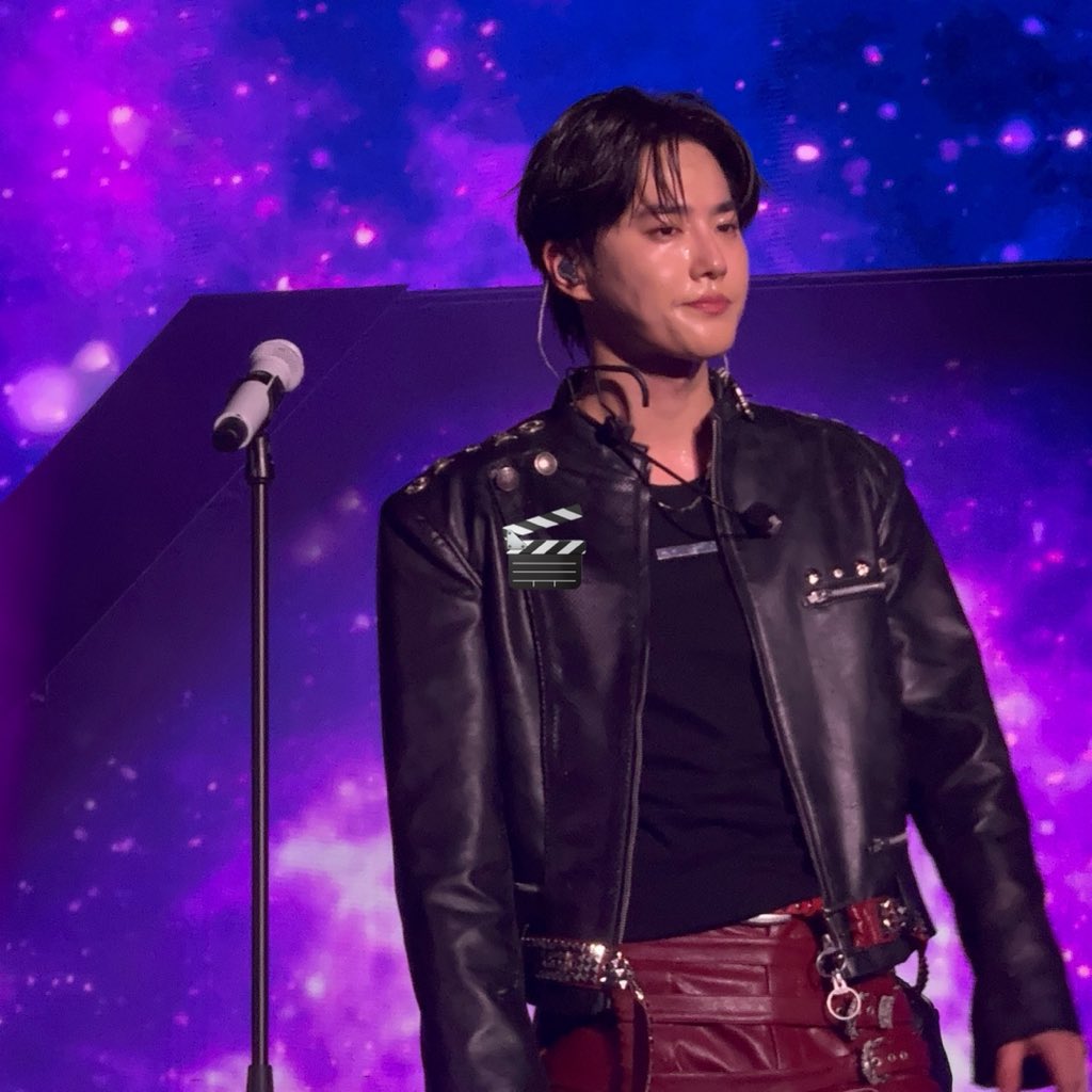 SuhoEXOFans1's tweet image. [FANTAKEN]{260426} 1/2

#SUHO durante el Concierto de EXhOrizon en Ho Chi Minh.

More 👇🏻
facebook.com/share/p/1CaXj9…

Cr EGG000522/WishsØ522/with_sandyk/domonxoxo/cotto _mp4/cottonspring01/tk1JE/
Comp. por SUHO 수호 EXO FANS
#수호 #weareoneEXO #EXO #엑소 #EXhOrizon_in_HCMC