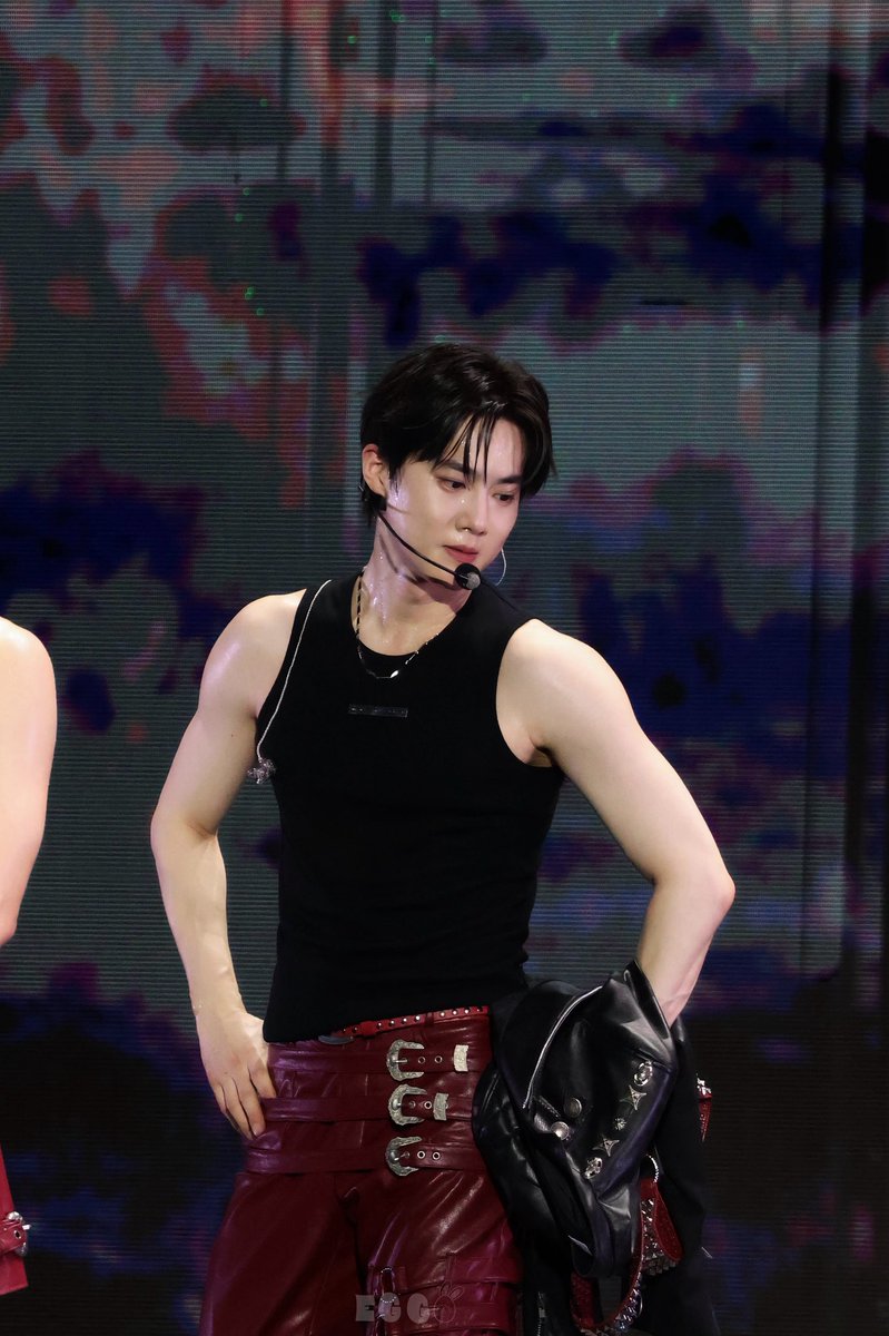 SuhoEXOFans1's tweet image. [FANTAKEN]{260426} 2/2

#SUHO durante el Concierto de EXhOrizon en Ho Chi Minh.

More 👇🏻
facebook.com/share/p/1CaXj9…

Cr EGG000522/WishsØ522/with_sandyk/domonxoxo/cotto _mp4/cottonspring01/tk1JE/
Comp. por SUHO 수호 EXO FANS
#수호 #weareoneEXO #EXO #엑소 #EXhOrizon_in_HCMC