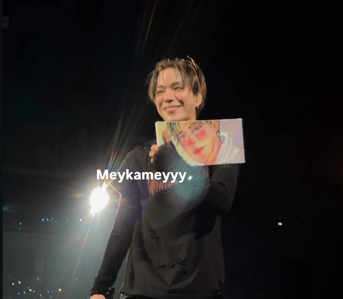 MEY 🌻 tweet media