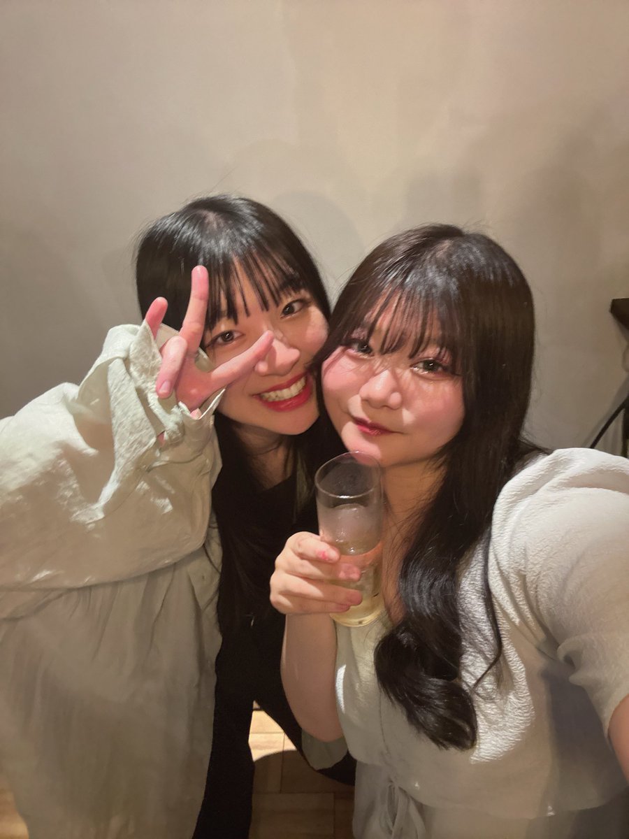 guiter_akogi's tweet photo. 演者のみんなととても楽しい時間を過ごさせていただいたよ🍻 https://t.co/n2TMlik4Jb