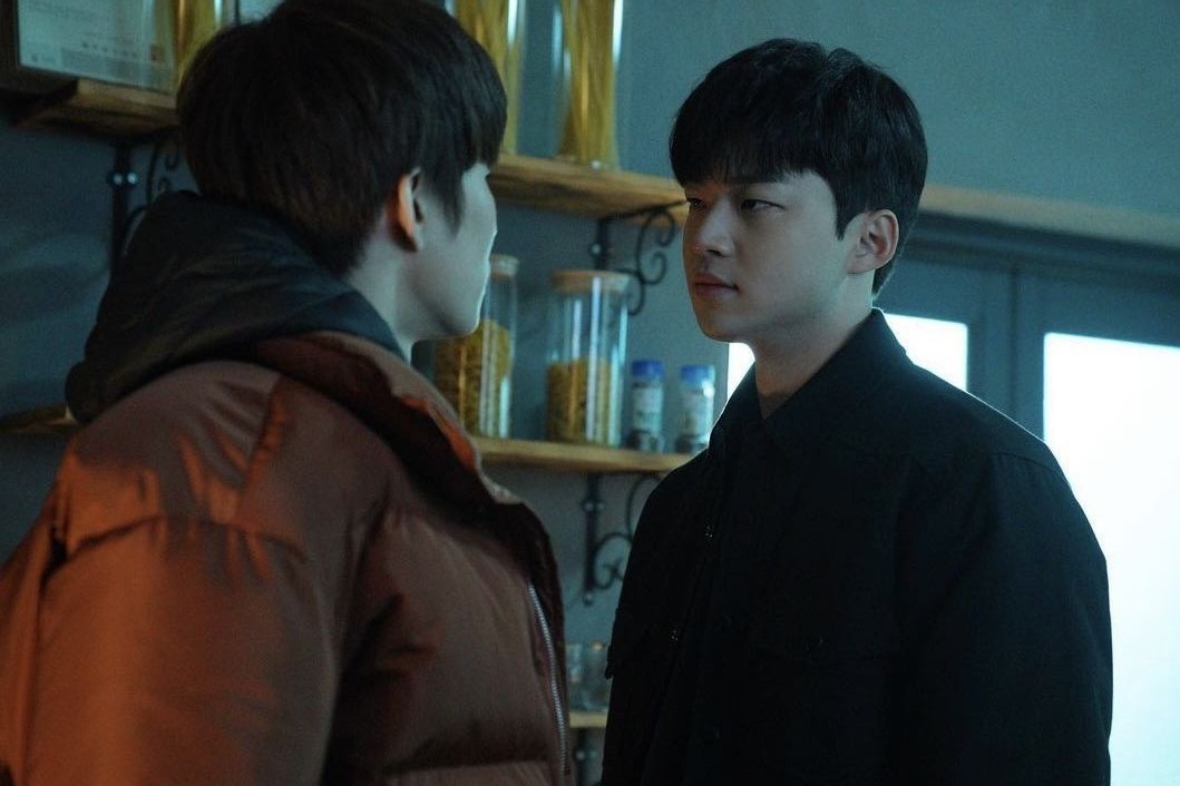 순간 tweet media