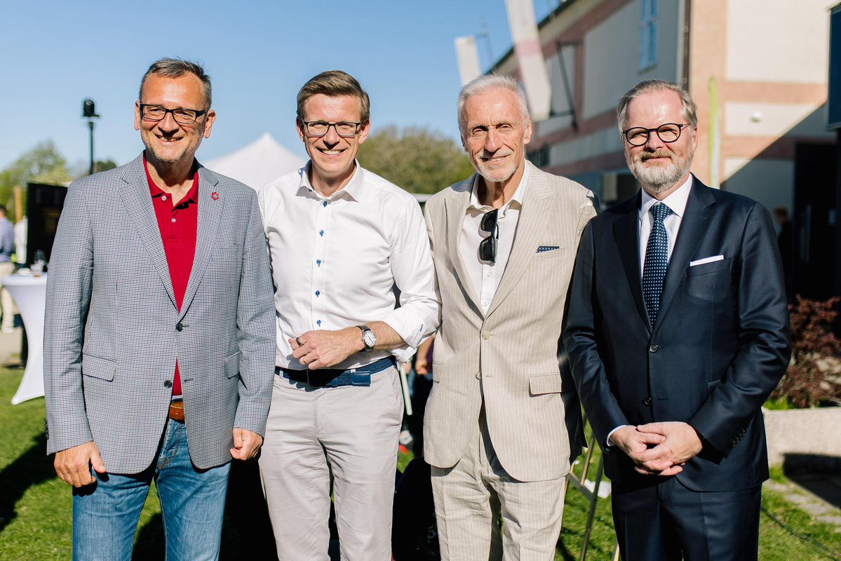 Karel Haas tweet media