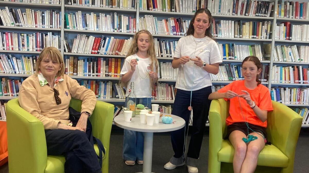 Aurons : Charlie, lycéenne, a partagé sa passion du crochet à la médiathèque
👉 l.laprovence.com/J2to