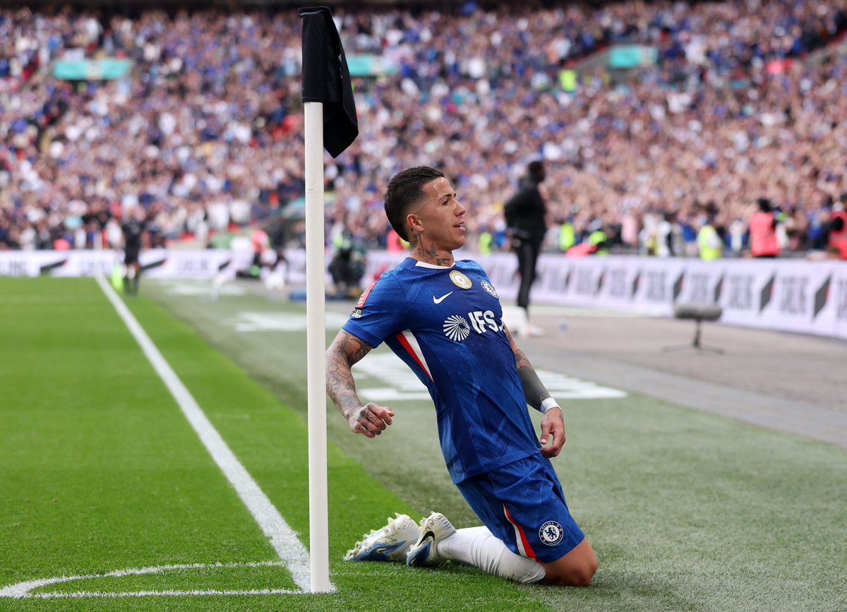 Premier League tweet media