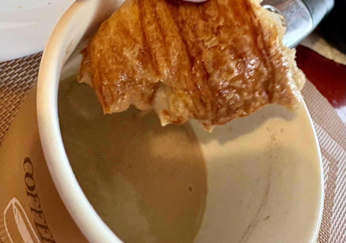 andy71soto's tweet image. Yo aquí cumpliéndole antojos a mi mom.... 😋😋😋

#DesayunoSaludable 
#ComerEsMiPasión 
#CoffeeLovers