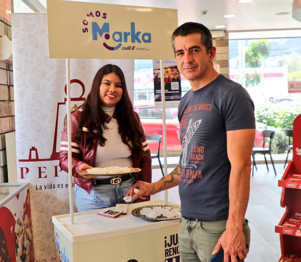 IEPS_Ec's tweet photo. ¡La #PerchaEPS ya está en #Quito! 💪

Descubre y adquiere productos de la #EPS en el local Listo de la gasolinera Primax (Av. Amazonas y El Inca). 🛍️

🍫🍷 La marca Pecacao deleitó con una degustación de vinos, snacks y chocolates para todos los gustos.

🙌 ¡Te esperamos! https://t.co/Wmxr4oDHcL