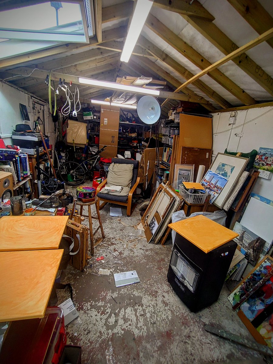 Chainsaw_McGinn's tweet image. Studio day, prepping some canvases and varnishing some finished paintings to get them ready for the framers for exhibitions. All with BBC Radio 3 Unwind and strong coffee to keep me going. #Sundayvibes #studiotime #artist
