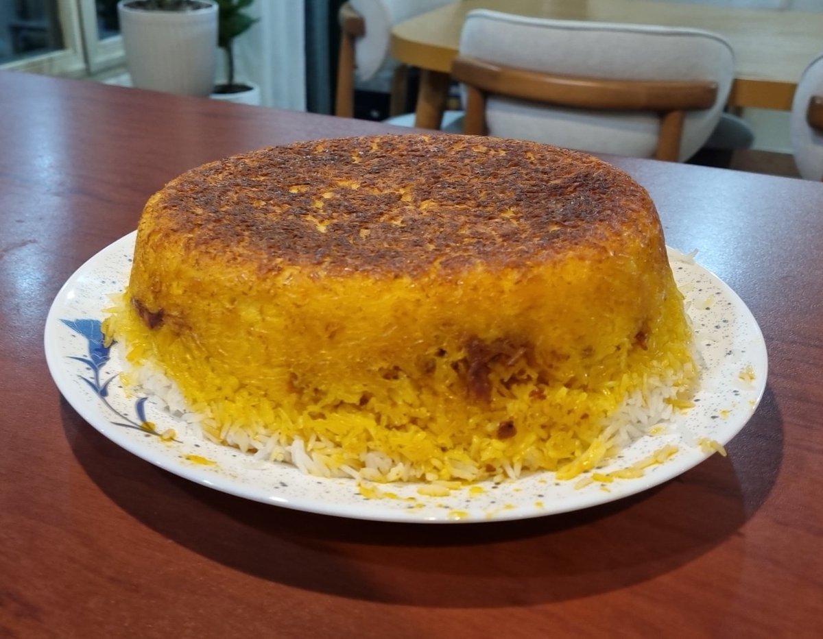 سینا tweet media