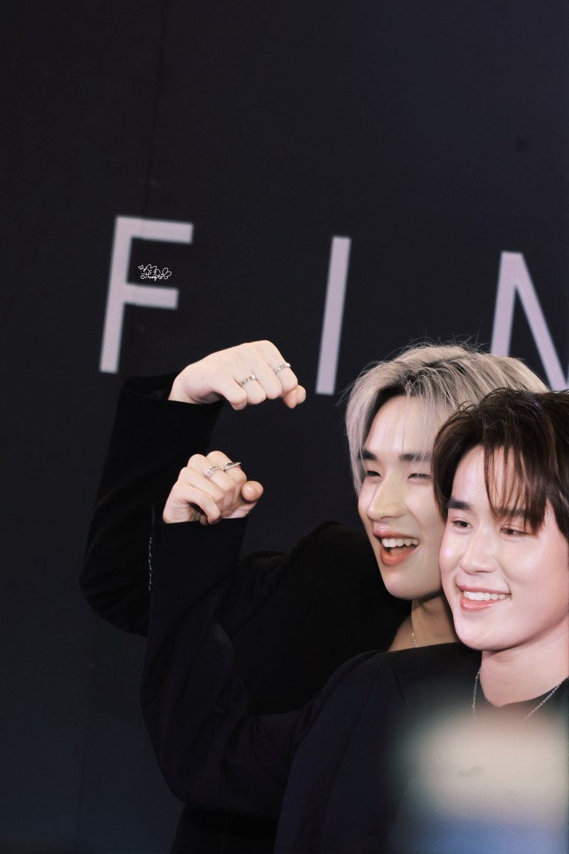 ThungAo85's tweet photo. 📸: I Feel …Shy🫠

NUTHONG AT LADPRAO

#InfinityMedicalClinicxNutHong
#nnutdan #hongshihoshi https://t.co/zKKR6tTTWk