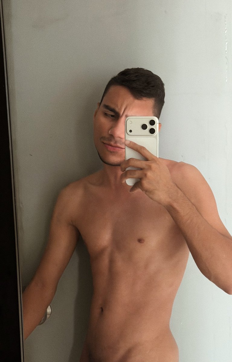 𝔐𝔞𝔯𝔠𝔢𝔩𝔬. tweet media