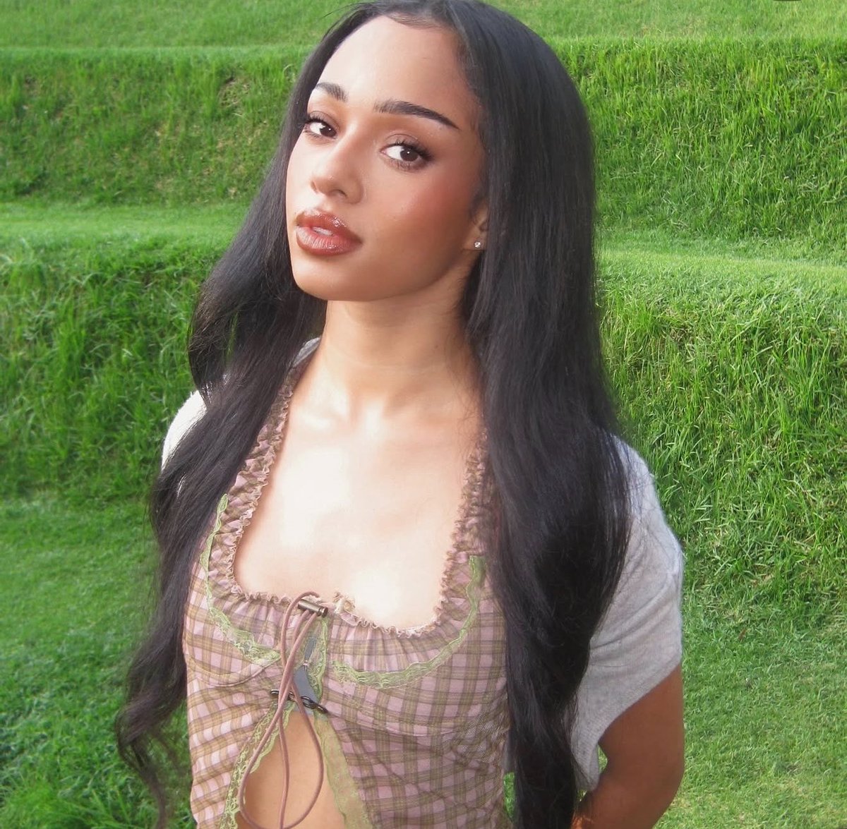 b is celebrating 🥳🎉⋅°₊ • ୨୧ ‧₊° ⋅ tweet media