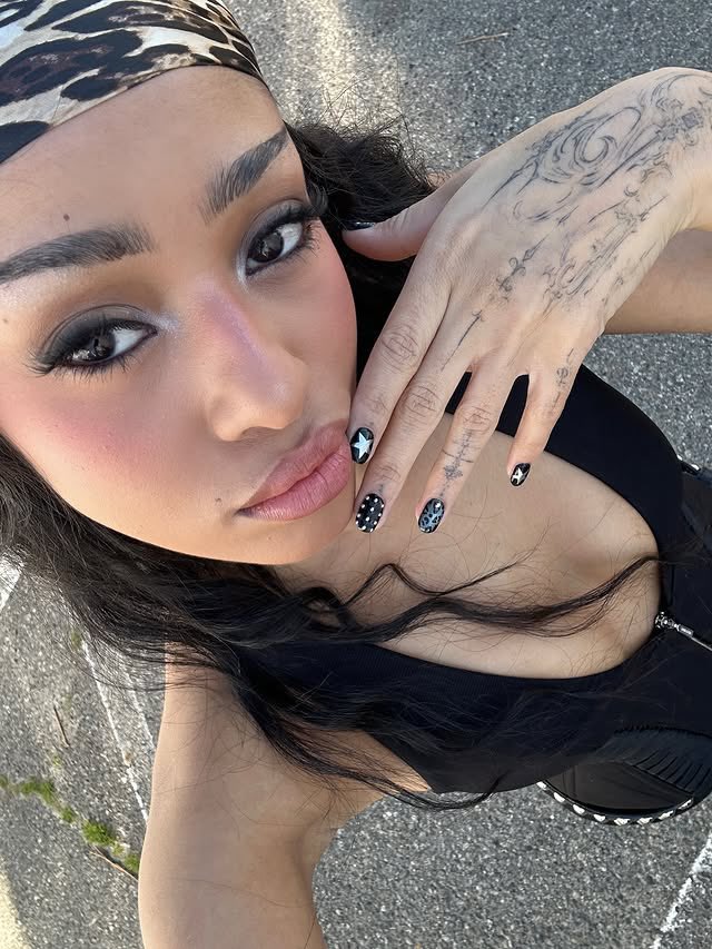 b is celebrating 🥳🎉⋅°₊ • ୨୧ ‧₊° ⋅ tweet media