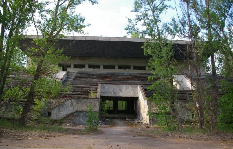 SteveK157DFC's tweet image. Was inside this abandoned ground back in 2018 while I visited #Pripyat &amp;amp; #Chernobyl. Few pictures below that I took of the #stadium and it's #turnstyles.