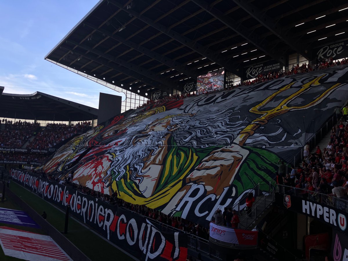 RAutrement's tweet image. #rennes, #srfc,#nantes : incroyable tifo au Roazhon park