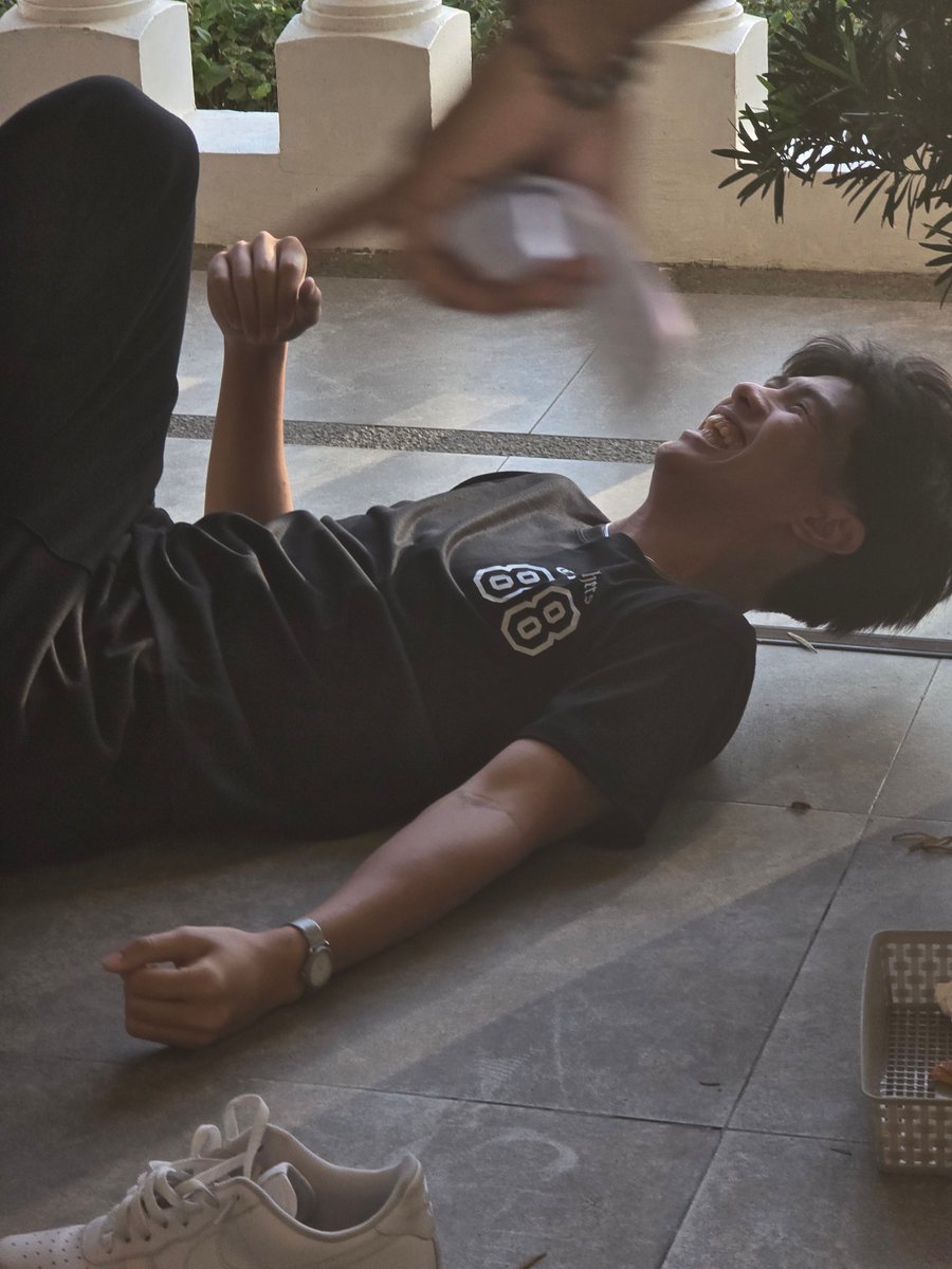 competitiveness. (yis nag-dive yan sha para sa parlor game) 😭