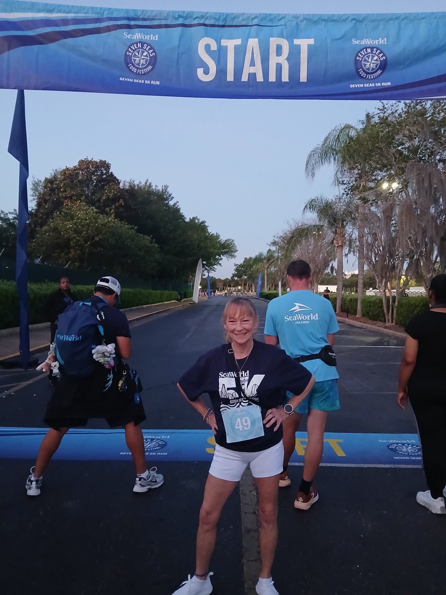 MikeNVinnie's tweet image. @SeaWorld  
#seaworld #5k #sevenseasfoodfestival