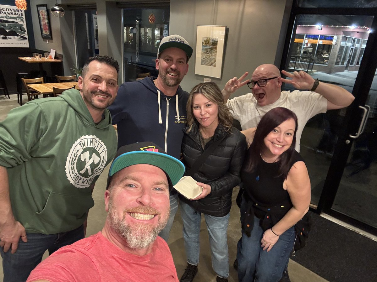 craftbrewjester's tweet photo. Brewstop #39 on the #questtobreak100in2026 was @BeachFireBrew at some point in the evening the band broke up but some how  at Beachfire we all got back together including Kyle and Sarah on the eve of @northislandcraftbeerfest https://t.co/o4wRmk1dkJ