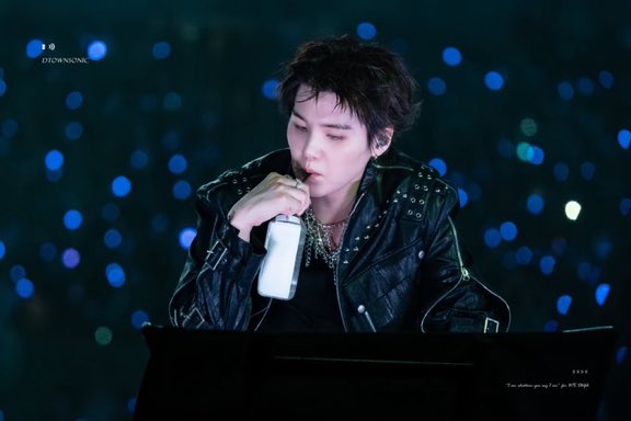 LL ୨୧ tweet media