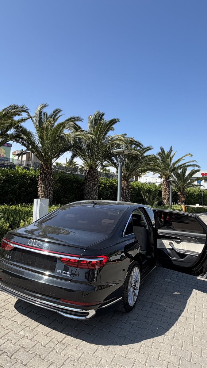 egecalikk's tweet photo. Audi’nin Amiral gemisi günümüzü farklı kılıyor https://t.co/q41ED3vrOx