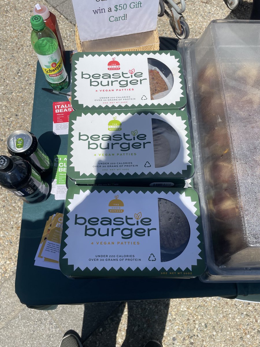 andywilliams05's tweet photo. A new vegan burger to try!!!! Must have!!! ⁦@DanielNegz⁩ https://t.co/7NzAHZnqvk