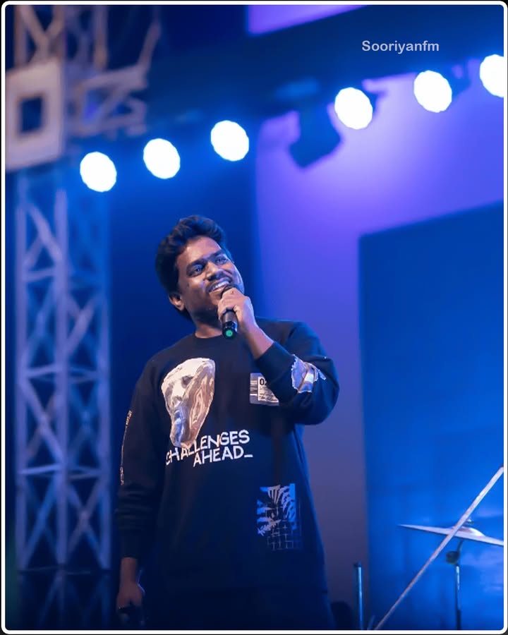 SooriyanFMlk's tweet image. நான் உங்கள் தோழன்...
நீ எந்தன் நண்பன்...
பிரிவே இல்லையடா...
#Sooriyanfm #Musician #YuvanShankarRaja #Gallery #IndianCinema