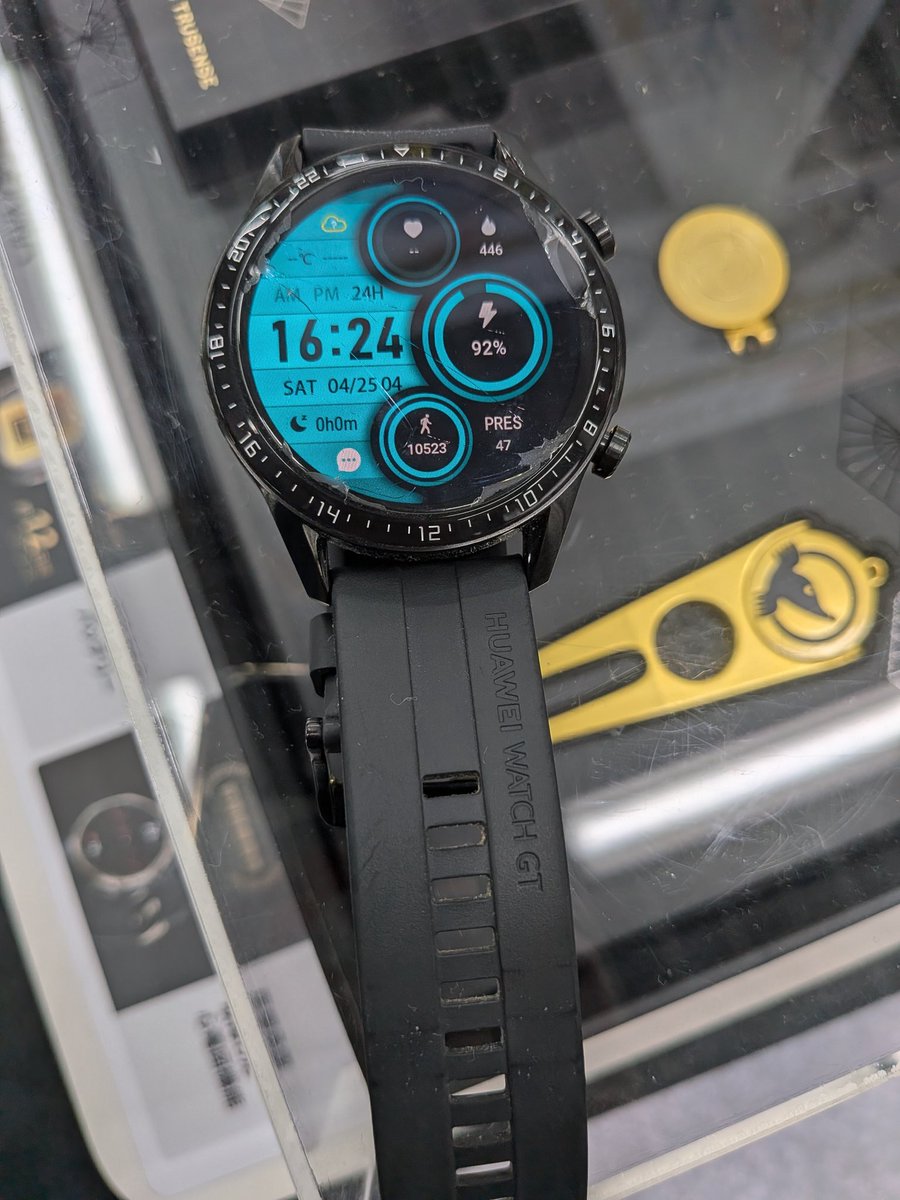 ICE_Blue00's tweet photo. 約6年頑張ってくれたGT2
保護フィルム貼ってたとはいえボコボコにしてごめんよ…今までありがとう
ようこそBand11
これからよろしく
(野郎2人くら寿司でキャッキャした後にヨドバシで色も仕様もお揃っちにしましたw) https://t.co/mxpuJcds1Y