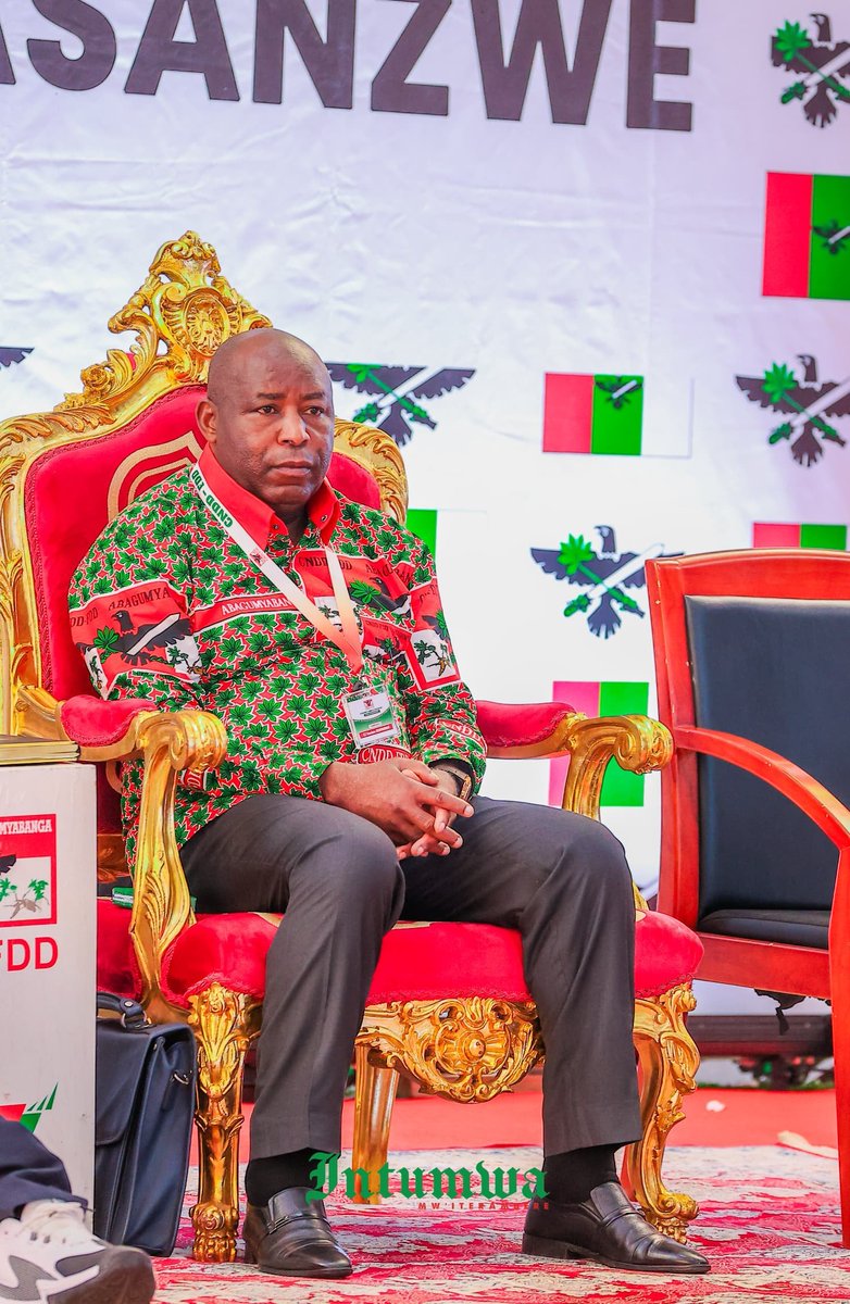 Mes respectueuses félicitations à S.E.<a href="/GeneralNeva/">SE Evariste Ndayishimiye</a> pour la confiance renouvelée par les Bagumyabanga, en le désignant comme candidat à l’élection présidentielle de 2027. Tous mes vœux de réussite pour une étape porteuse de paix,de progrès et de prospérité durable pour le #Burundi