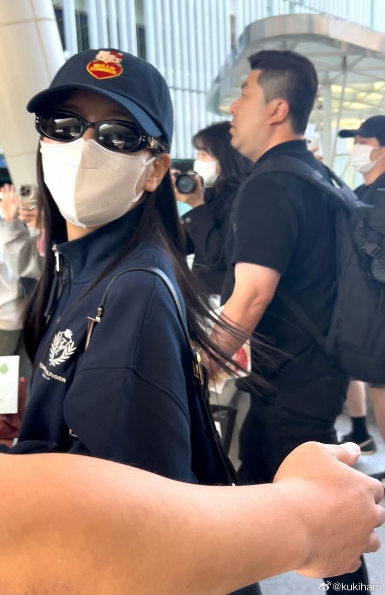 xuerongtu tweet media