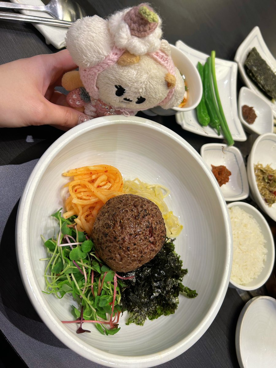 ʙᴏᴍ🧸ྀི tweet media