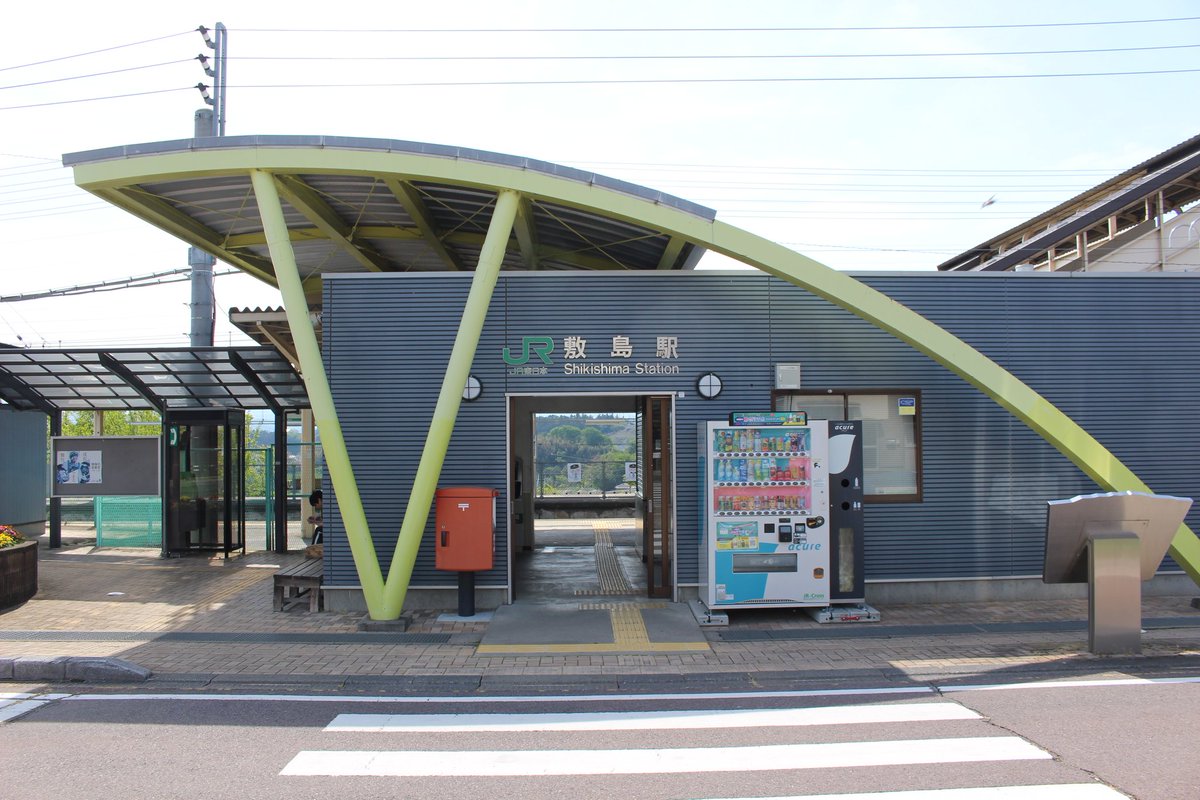 めり tweet media
