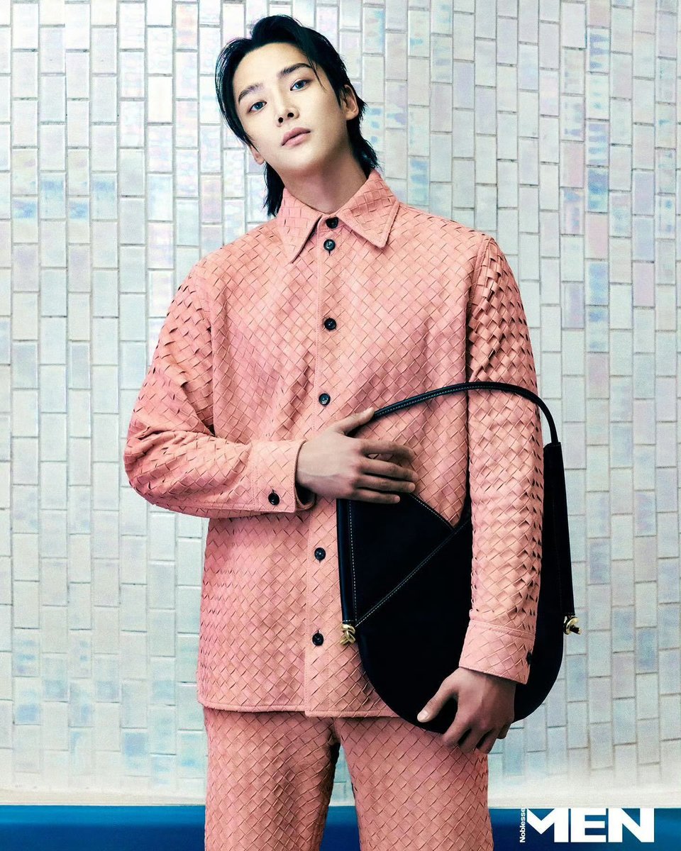 爱云云 tweet media