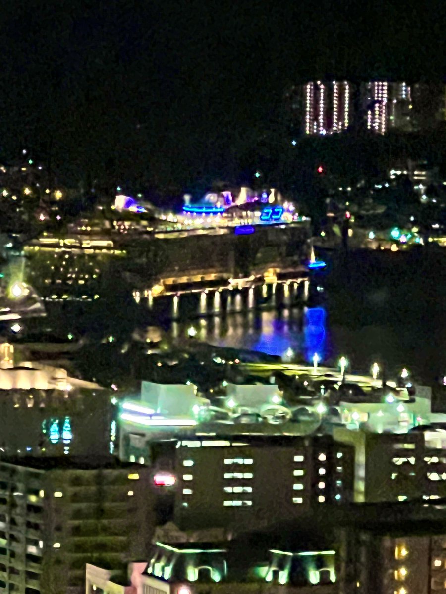 雨上がりの長崎夜景🌃

どうでしょう。✨✨✨

#夜景 
#長崎 
#オベーション・オブ・ザ・シーズ