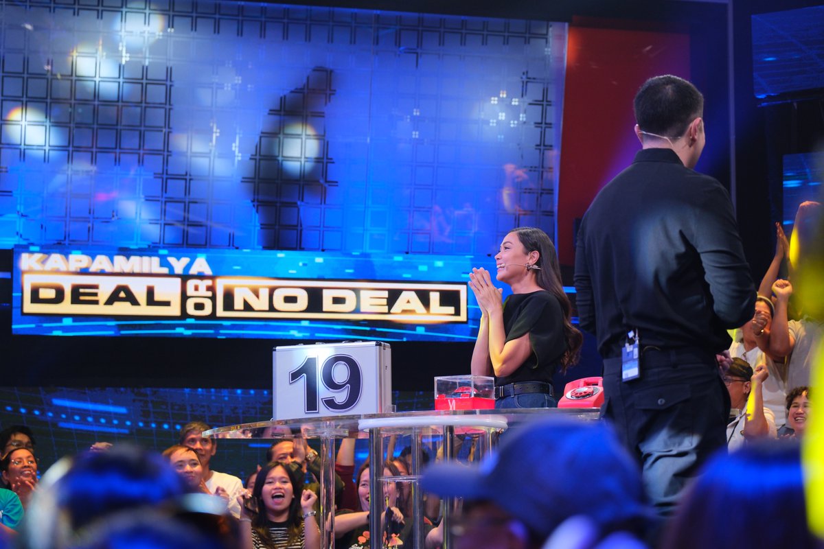 Kapamilya_DOND's tweet photo. Ang napiling briefcase ng #KapamilyaDealOrNoDeal celebrity player na si Jodi Sta. Maria ay #19! Dito kaya manggaling ang kaniyang swerte? #KDONDJodi 💼☎️ https://t.co/4mD8zupN9r
