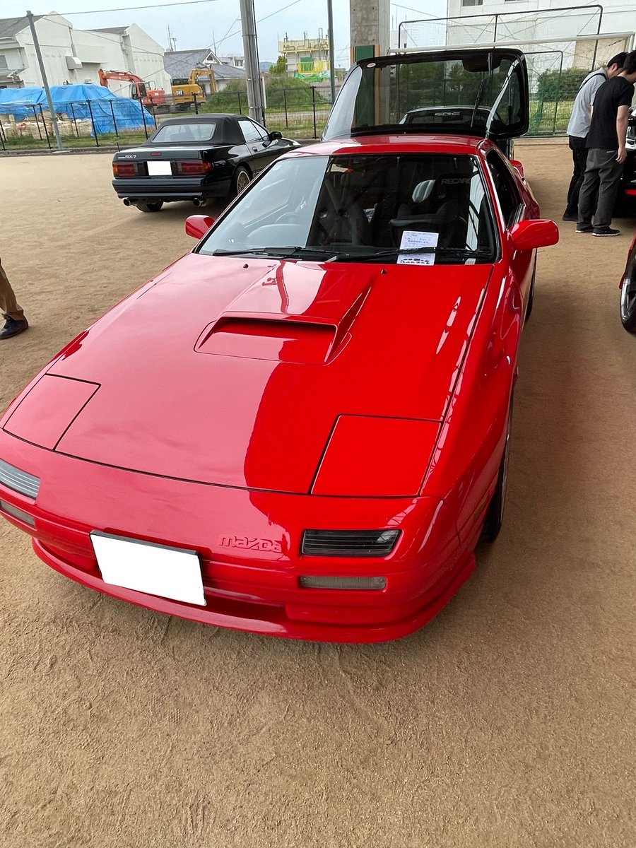 reiさんのFC😃
なぜか買い取りチラシが挟んでいる😅

#播州ロータリー友の会
#FC3S