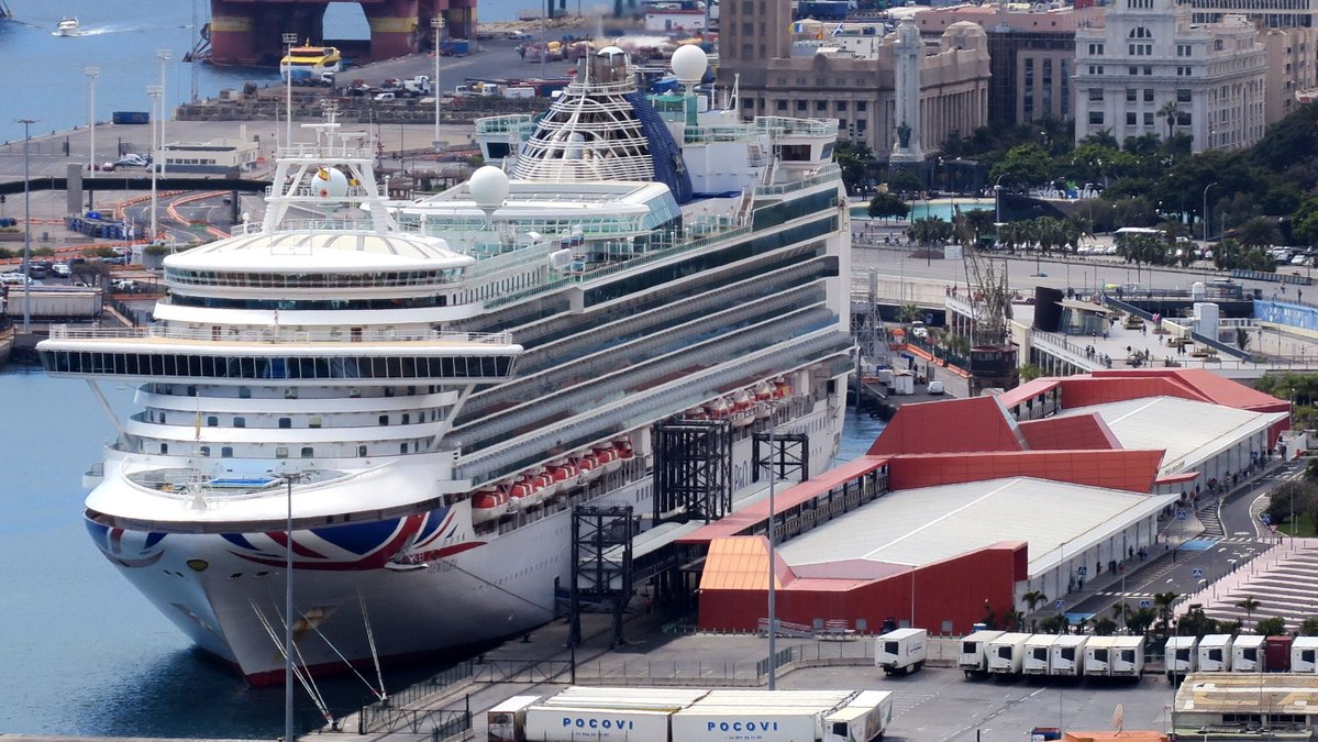 casacanarias's tweet image. 🌊FELIZ DOMINGO.🌊 #TENERIFE
⚓️El #crucero 🇬🇧#Ventura de P&amp;amp;O arribó esta mañana al puerto de #SantaCruzDeTenerife.
Destinos: #SantaCruzDeLaPalma, #LasPalmas de #GranCanaria, #Lanzarote  y #Cádiz.🇪🇸
🚢 Todo lo que se mueve en #puertos de #Canarias.
🇮🇨 &amp;gt;&amp;gt;&amp;gt; casacanarias.eu🚢