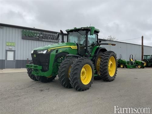 FarmsNews's tweet image. 2022 John Deere 8R 340 👇

MFWD front axle with suspension, guidance ready, 1000 rear PTO, duals rear tires, mid tire width, and more.

usfarmer.com/tractors/john-…

#ForSale @WestCentralEQ