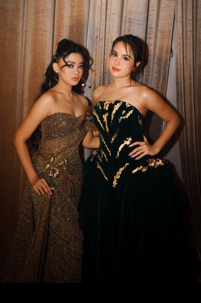 lemohanade's tweet image. kalo aqeela sm nichole aja ada foto pake baju coklat, maka mohan &amp;amp; aqeela juga ada foto pake baju coklat!!

#optimis
#no_hopeless
#a_girl_can_dream
#pantangpulangsebelumdapat 
#dimana_ada_kemauan_di_situ_ada_jalan