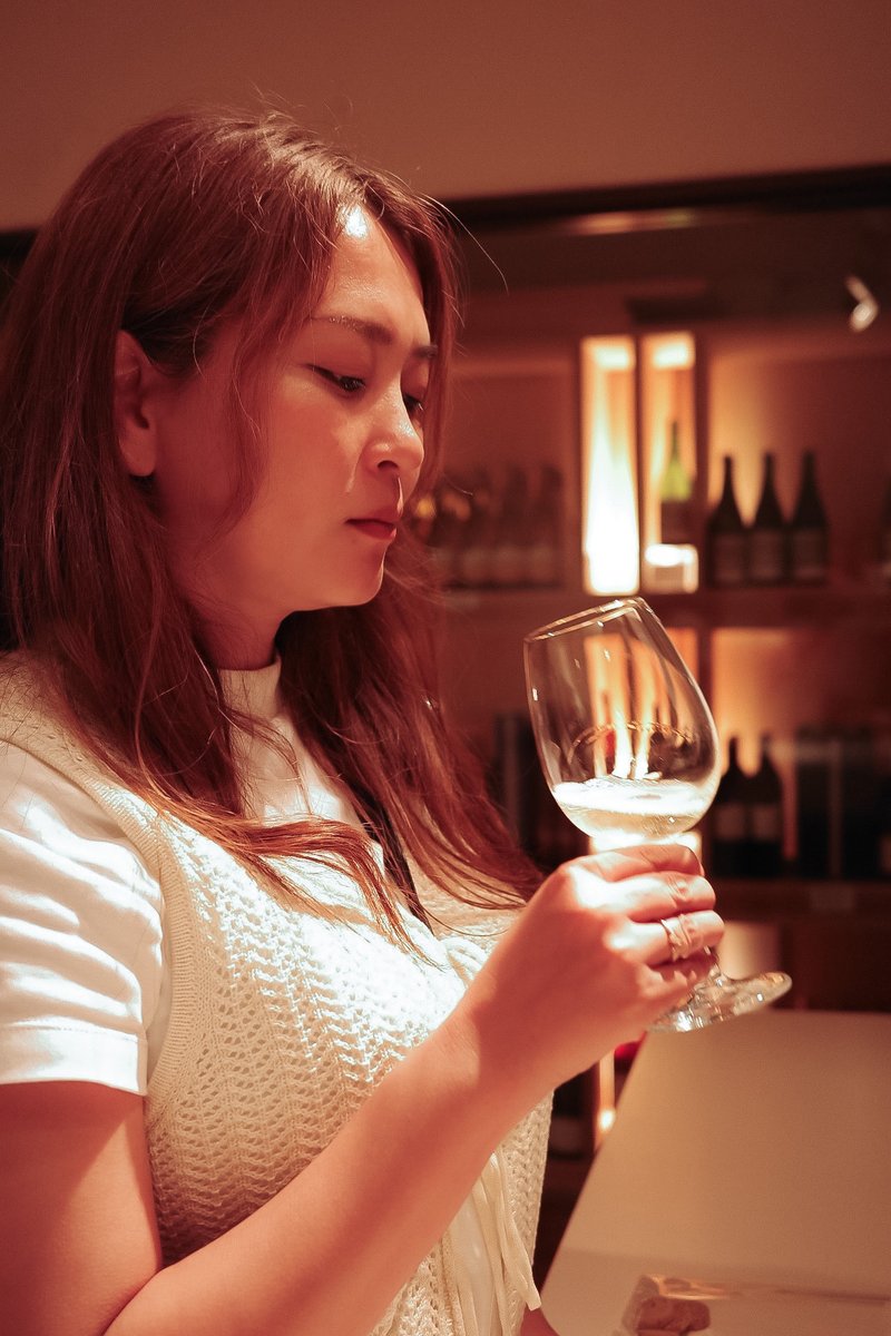 R205STi's tweet image. レディーの嗜み🥂✨

model:末長澄華
　　　　（@sumika_suenaga ）

#テイスティング 
#GR 
#GR3x 
#GRポートレート