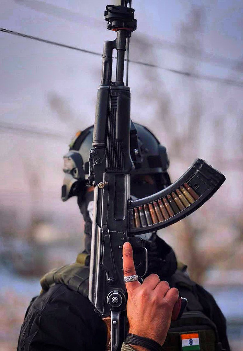 sahilkhan98141's tweet image. Brave hearts, steady minds.#CRPF never wavers. 🇮🇳

#CSKvsGT Ruturaj Sarfaraz #AwesomeBattery #BanglaChayBJPSorkarBrevis President Donald Trump #Delhi Kash Patel #HellHole